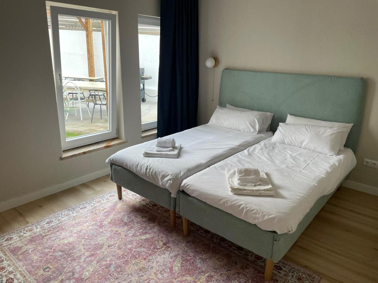 Retreat Villa, Full Amenities, Up To 40ppl Villa Lisbon